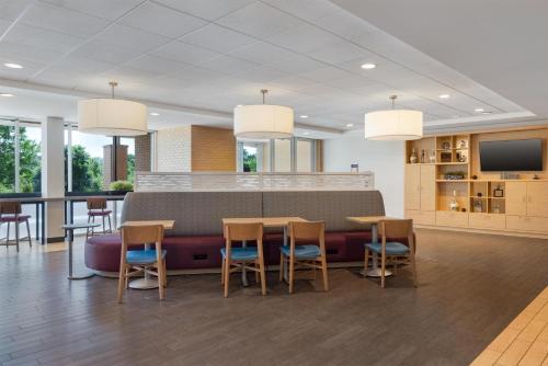 Home2 Suites by Hilton Milwaukee Brookfield in Waukesha, USA