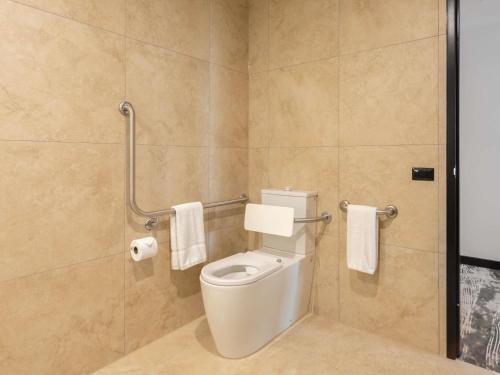 Novotel Devonport Room Type - Accessible Standard King Room