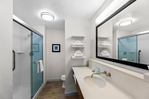 Quality Inn - Pratt - image 13