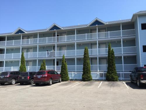 Fairview Beachfront Inn - image 8