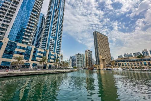 Modern 1-Bedroom Apartment in Bay Central Tower 1, Dubai (photo 3)