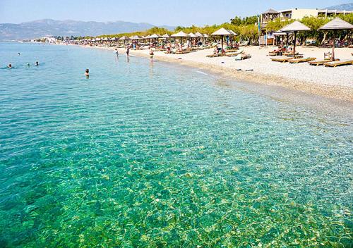 شاطئ, Peaceful Getaways in Samos in Nea Poli