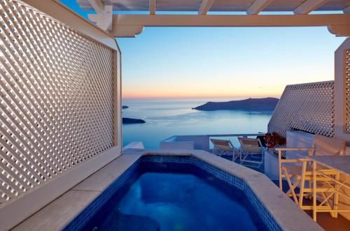 Whitedeck Santorini — hotel in Main street, Imerovigli GR, 84700