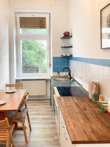 Sunny Renovated Ground-Floor Apartment in Neukölln, Berlin (photo 6)