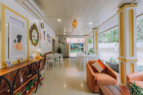 Pvt Pool - Villa Azura Escape - Casa Marialina 8 BR, Saligao (photo 8)