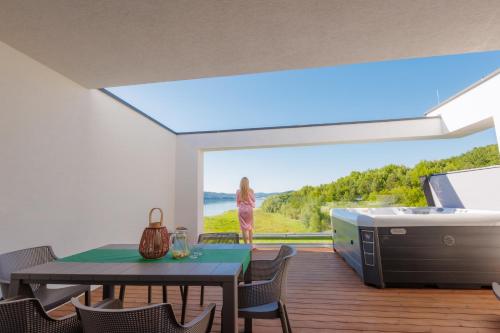 Karstais baseins, Quantara Resort Domaša - Free Wellness (Quantara Resort Domasa - Free Wellness) in Dobra Nad Ondavou