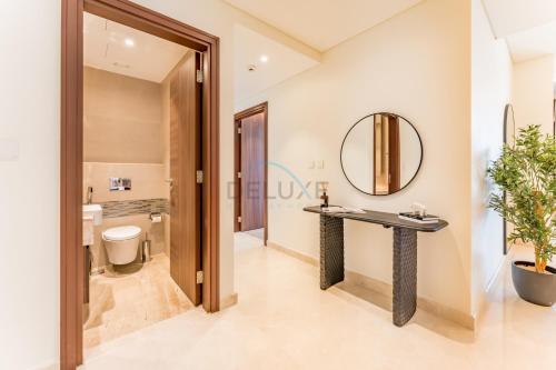 Breathtaking Burj Khalifa Views from a High-Floor 3BR with an Assistant Room, Just Minutes from Dubai Mall and Downtown Attractions, Imperial Avenue, Downtown Dubai by Deluxe Holiday Homes, Dubaj (fotografie 3)