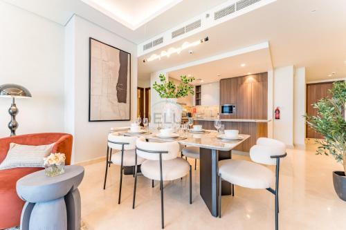 Breathtaking Burj Khalifa Views from a High-Floor 3BR with an Assistant Room, Just Minutes from Dubai Mall and Downtown Attractions, Imperial Avenue, Downtown Dubai by Deluxe Holiday Homes, Dubaj (fotografie 8)