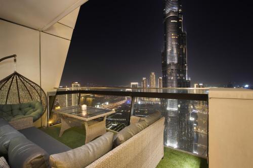 Luxury 3BR with Full Burj Khalifa & Fountain Views, Dubái