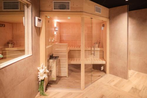 ซาวน่า, Hotel Turan & Spa in เลส เดอ อาลป์