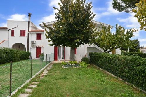 M272 - Marcelli, trilocale con giardino e posto auto, Marcelli (fotografie 8)