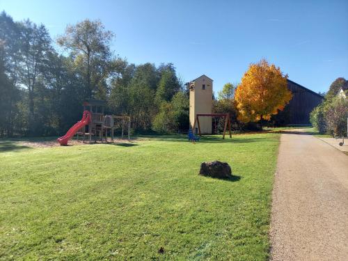 Spēļu laukums, Ferienwohnung am Pinzigberg in Auerbach in der Oberpfalz