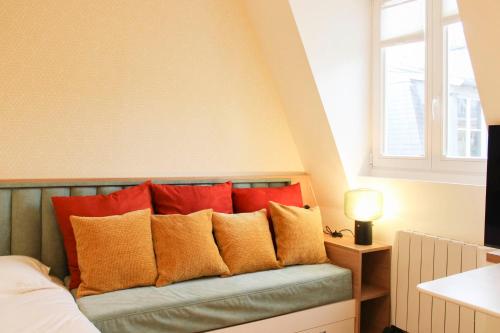 Lovely studio near the Arc de Triomphe - main image