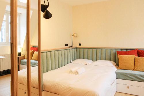 Lovely studio near the Arc de Triomphe - image 9