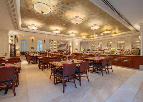 Restaurant, Sunrise Nha Trang Beach Hotel & Spa in Xuong Huan