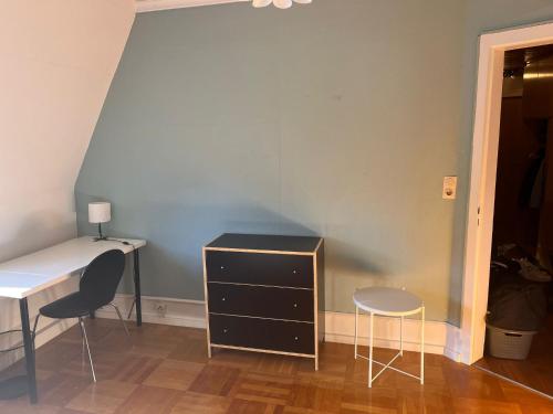 private Zimmer im Serviced Apartment - mit wöchentlicher Reinigung in Stuttgart, Deutschland