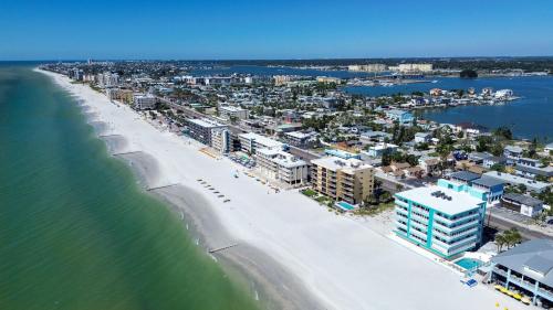 Trillium 3A - Premier in St Pete Beach, USA