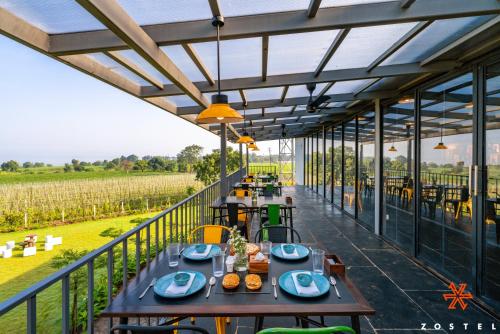Restaurant, Zostel Nashik in Gangavhare