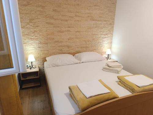 Seafront apartments Valla – khách sạn tại Metajna