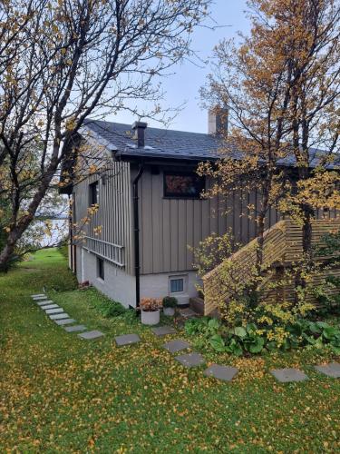 House by the fjord in 瓦德瑟