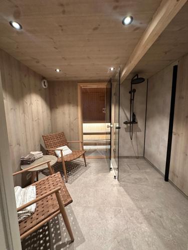 House by the fjord in วัดโซ