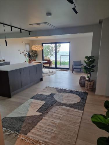 House by the fjord in วัดโซ