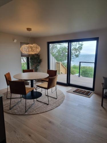 House by the fjord in วัดโซ