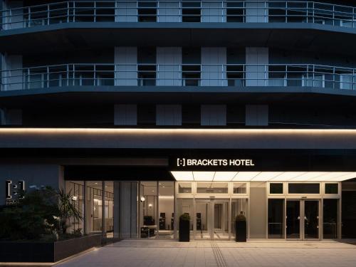 Brackets Hotel Osaka Hommachi