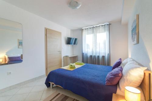 JELKA NV 2 - Apartment for 4 persons with terrace and private parking - image 4