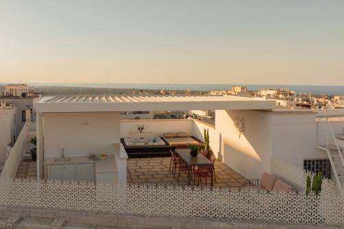 Exclusive 2bds Palace with Sea-view Terrace and Jacuzzi Tubs