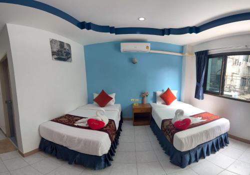 room detail thumbnail 0