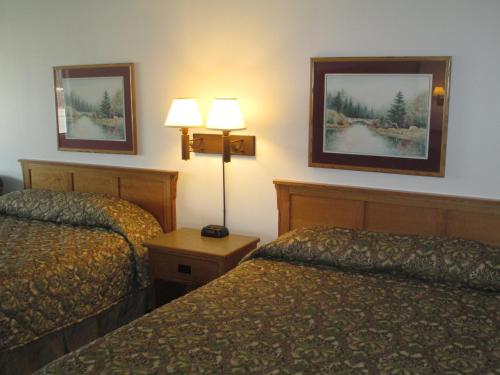 2 queen beds