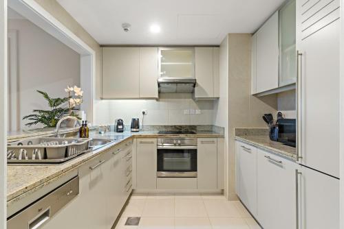 FIRST CLASS 1BR Burj Khalifa View , Near Metro, Dubaj (zdjęcie 6)