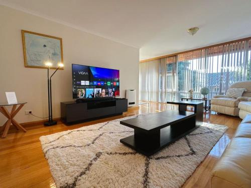 Morden Sandy Bay Home The Ultimate Base in Hobar — other in 47 Lipscombe Avenue, Sandy Bay Australia, 7005