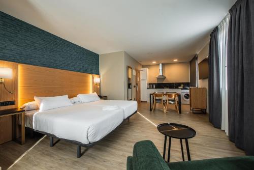 Hotel Zentral Mayoral in Toledo City Center