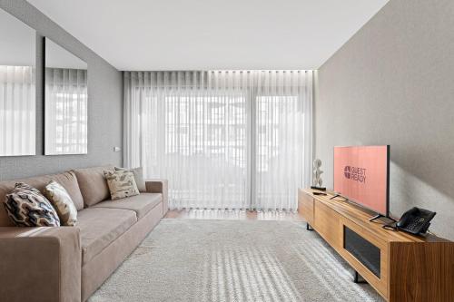 GuestReady – City Center Apartment with Balcony, Porto (photo 10)