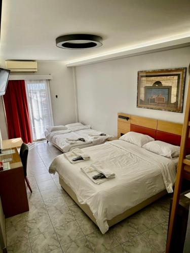 1 double bed, 2 sofa beds