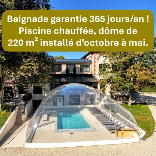 La piscine by Vindihouses in Épinac