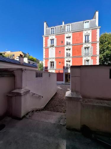 Hotellet från utsidan, Saint-Mandé studio, proche metro Ligne 1 & Paris Centre, Wifi rapide, Ideal couple, télétravail (Saint-Mande studio, proche metro Ligne 1 & Paris Centre, Wifi rapide, Ideal couple, teletravail) in Saint Mande