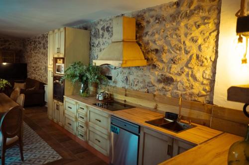 virtuve, Apartamentos Rurales En-Garbo in Santjago Delaespada