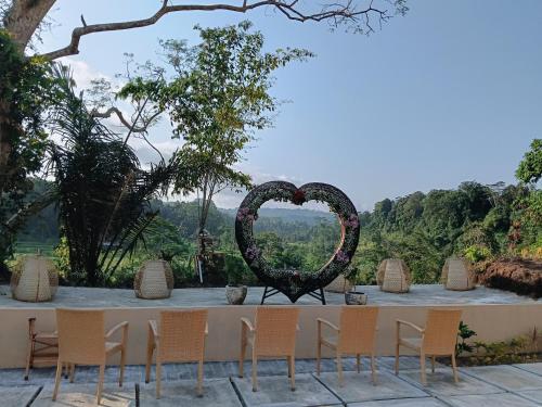 The Green Sidemen in Klungkung