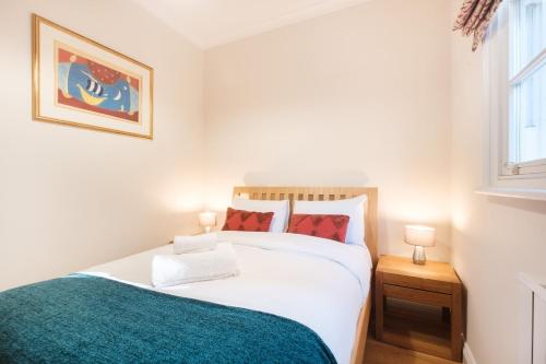 BnBNova - 3BR 2BA - King's Cross - main image