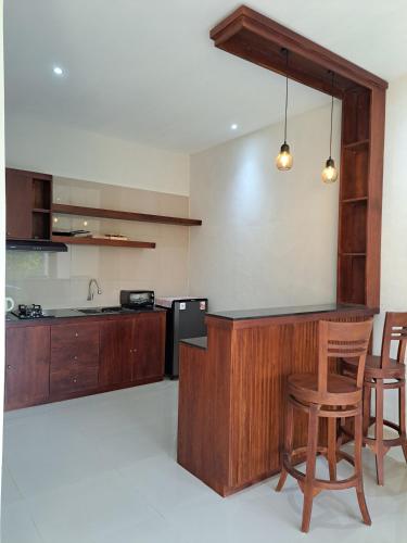 The Green Sidemen in Klungkung