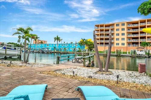 Dolphin Suite 1B Pet Friendly Waterfront Dock
