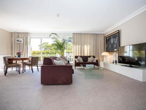 2 bedrooms, 4 beds