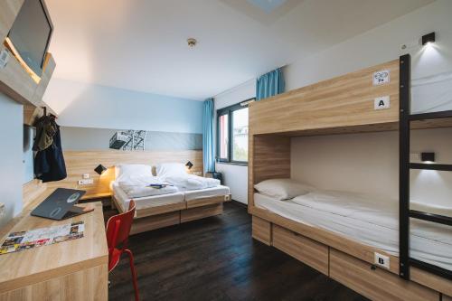 1 bunk bed