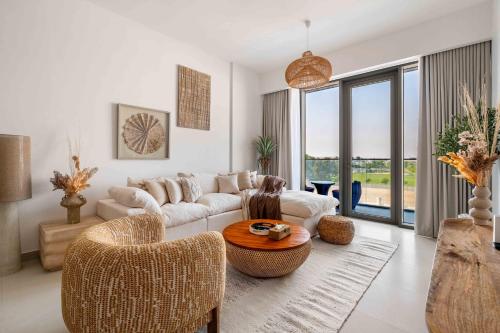 Serene 1BR Retreat with Pool & Gym by Safa Park, Dubái (foto 6)