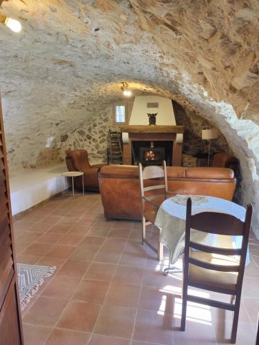 Le Relais Provençal (Le Relais Provencal) in Les Omergues