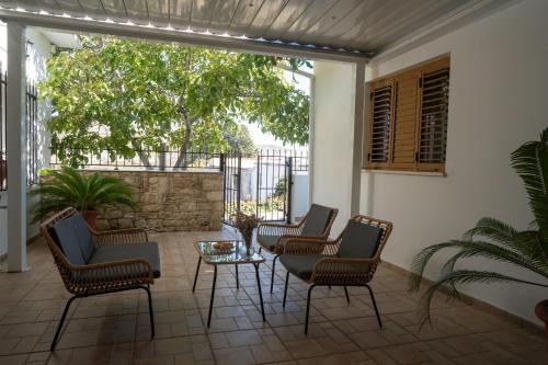 Erkély/terasz, Omodos Serenity House in Ómodosz