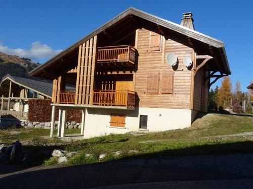 Chalet familial aux Gets, 8 pers, 150m des pistes, 4 chambres, 4 SDB, terrasse sud, proche lac - FR-1-802-71